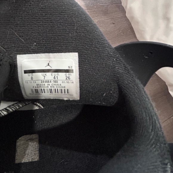 JORDAN • Men Air Jordan 6 Retro Carmine • sz 8 • Red, White, Black • - Picture 9 of 10